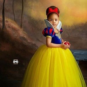 Meet your Posher, Leslie